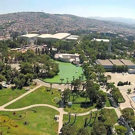 Ada Alsancak מלון 3*